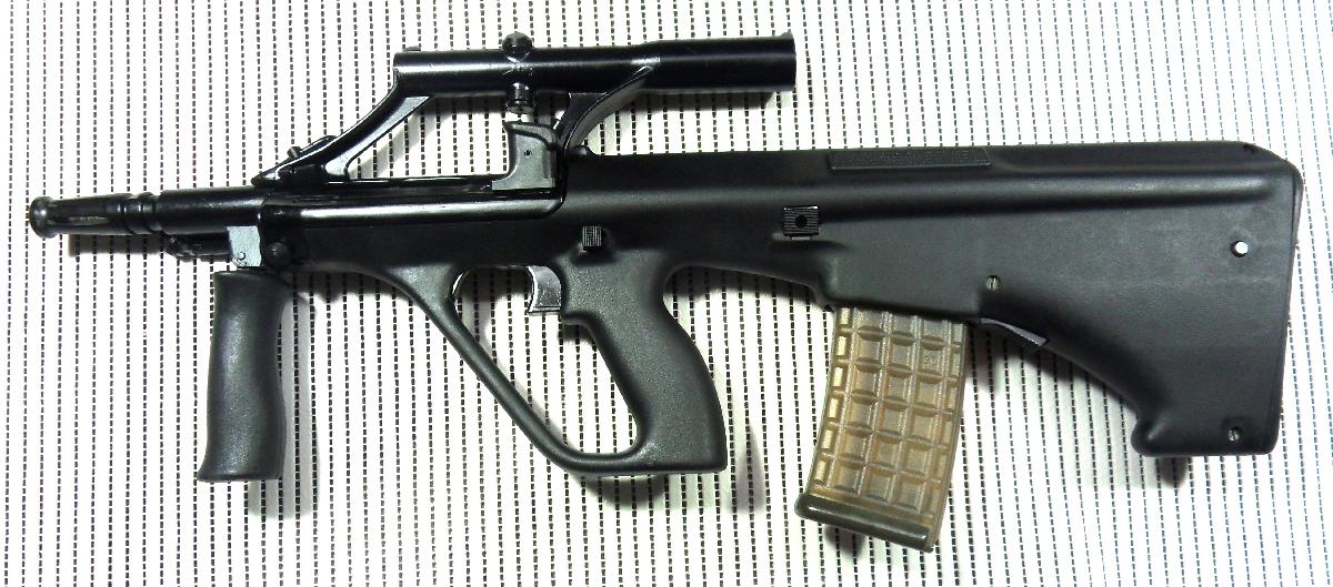 Steyr AUG - STEYR AUG